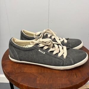 Taos Star Dark Gray Canvas Women's Sneakers Size 11